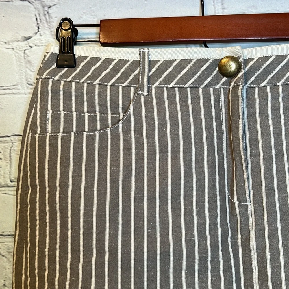 Worth Gray Cream Striped Gold Button Straight Skirt Size 6 Excellent Condition